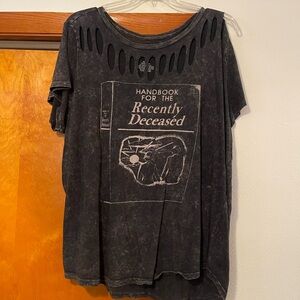 Torrid Beetlejuice ripped shirt. Size 3X.